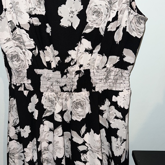 Elle black and gray dress size XS perfect condition - Picture 6 of 8